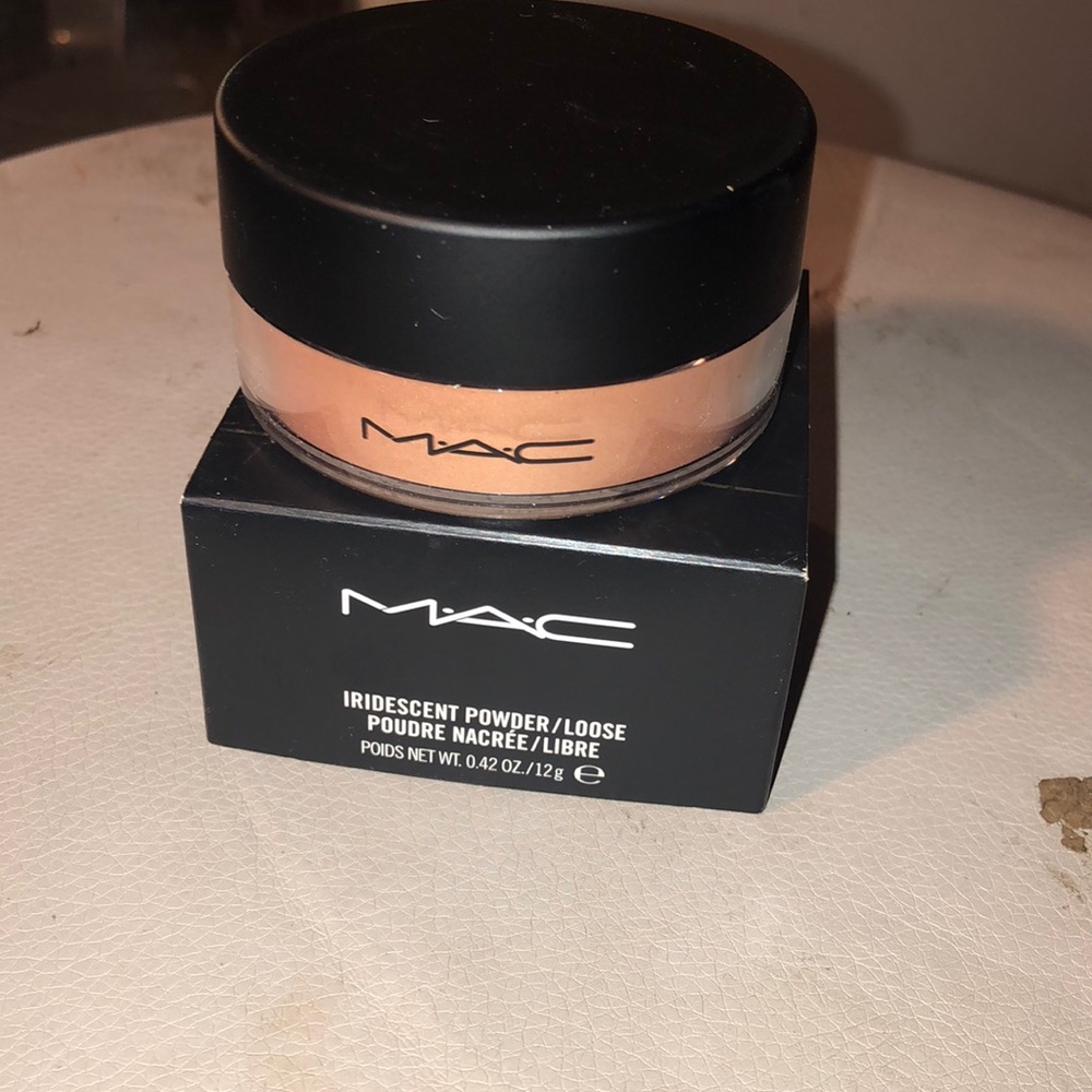 Iridescent powder/loose